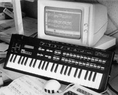 Smaky 100 et synthétiseur Yamaha DX100